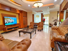 9 Corner Hilltop Bungalow Karaoke Jacuzzi Mahjong Barbecue